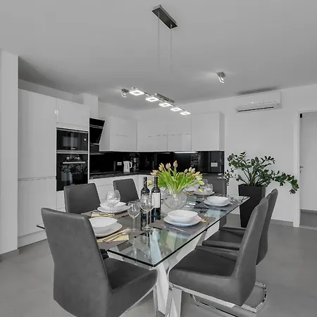 Oscar Holiday home